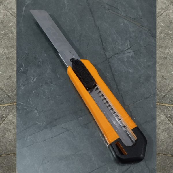 INGCO HKNS11805 Snap-Off Blade Knife 100mm