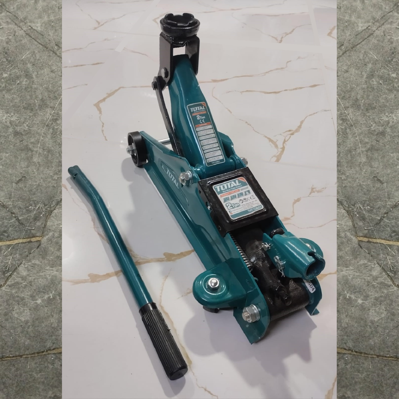 TOTAL THT10821 Hydraulic Floor Jack 2Ton